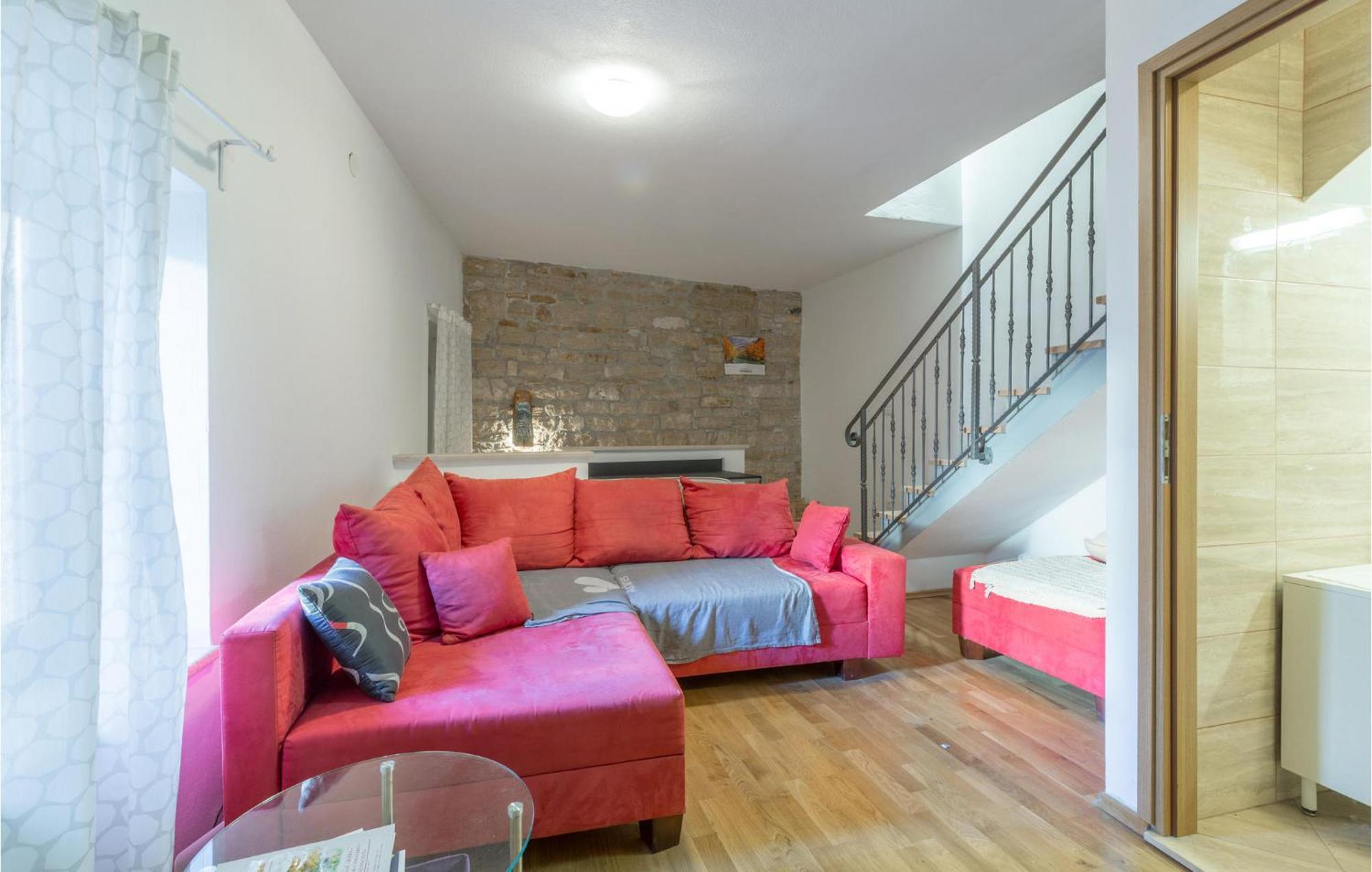 Apartamento 2 Bedroom Stunning In Bale